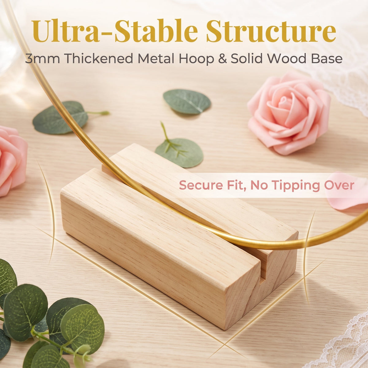 Gouden decoratiehoepel met houten standaard – productafbeelding