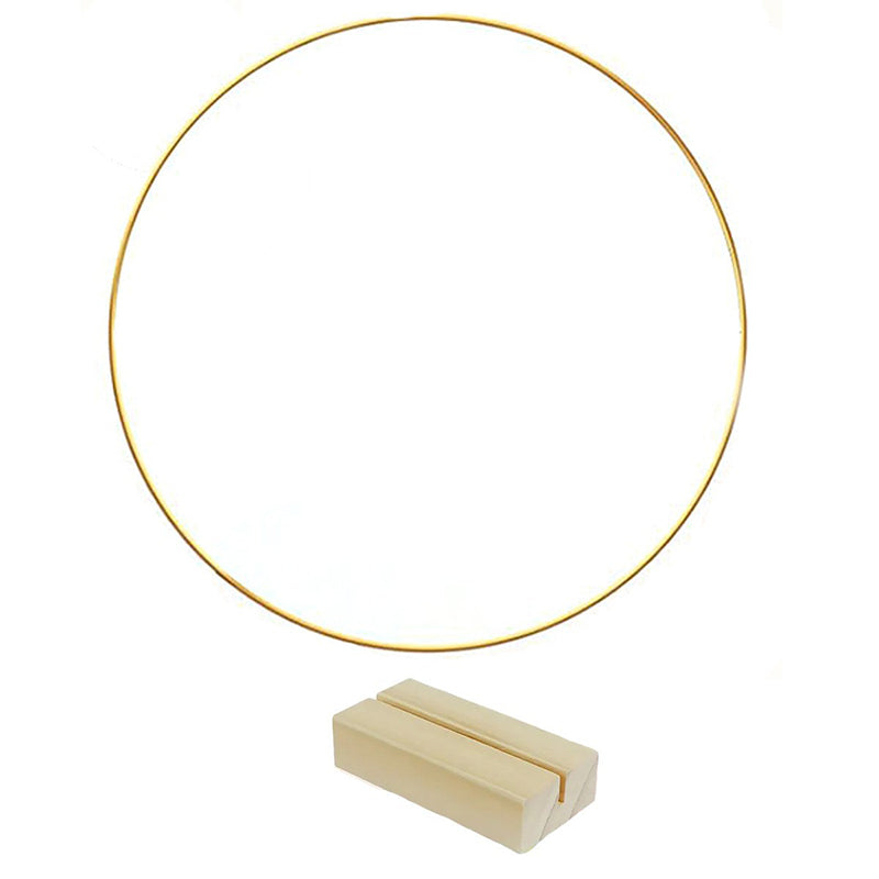 Gouden decoratiehoepel met houten standaard – productafbeelding