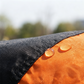 Waterbestendige motorhoes met slotopeningen – productafbeelding